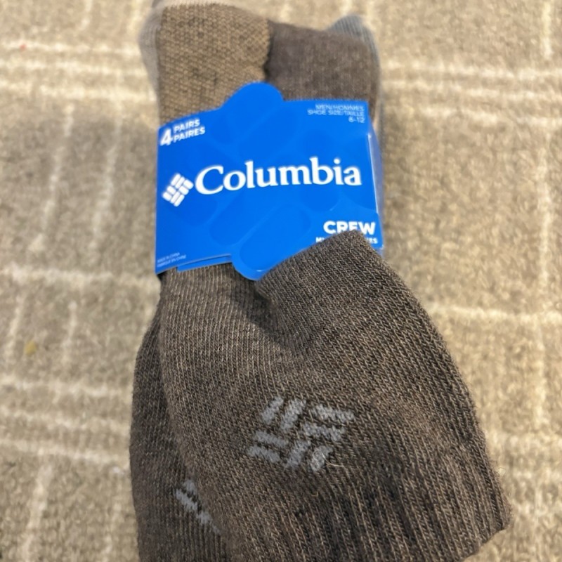 COLUMBIA FOUR PAIRS CREW SOCKS MENS SIZE 6-12. NWT WOOL BLEND