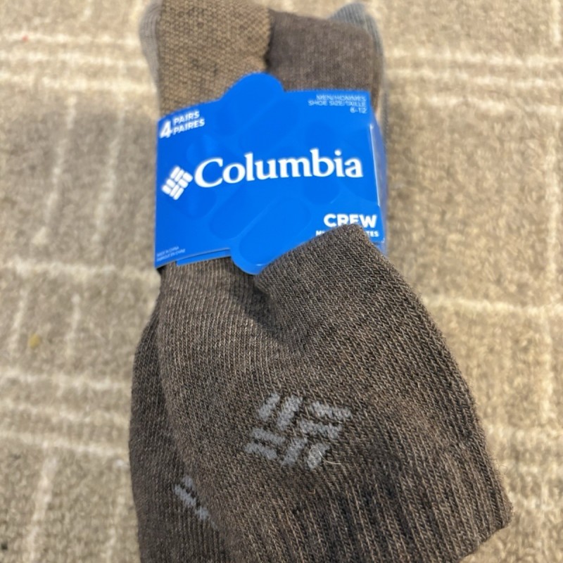 COLUMBIA FOUR PAIRS CREW SOCKS MENS SIZE 6-12. NWT WOOL BLEND