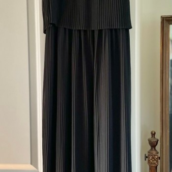 Long Black Sleeveless Formal Dress